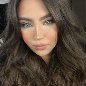 Meet your Posher, Roxanne